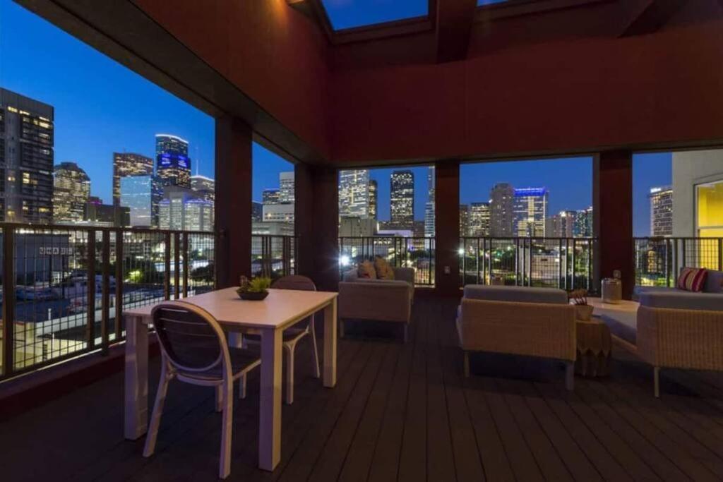 Luxury Apartment With King Bed And Pool And Free Parking 4 Houston Extérieur photo