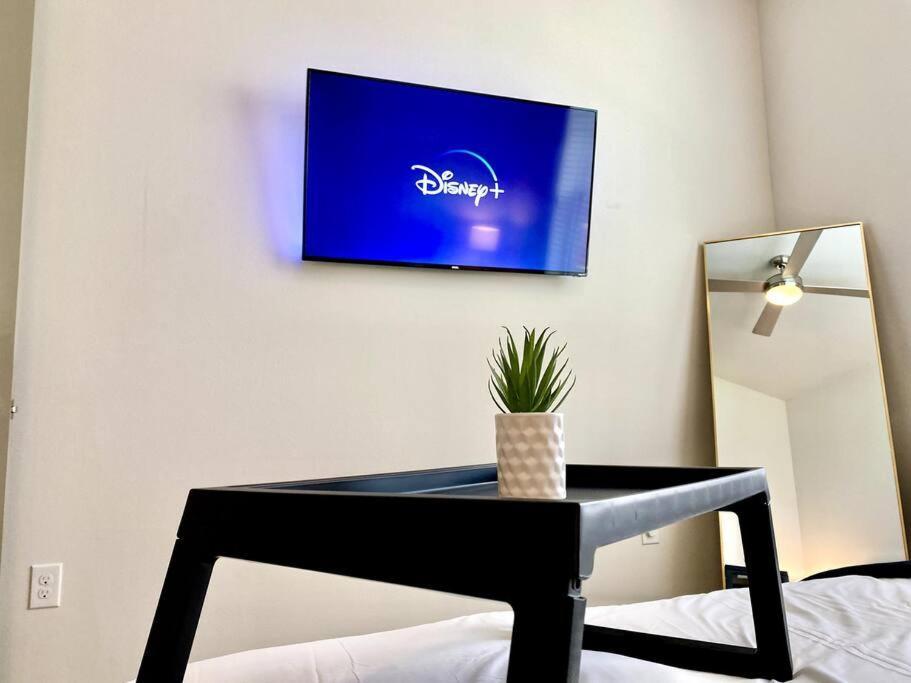 Luxury Apartment With King Bed And Pool And Free Parking 4 Houston Extérieur photo