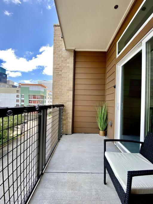 Luxury Apartment With King Bed And Pool And Free Parking 4 Houston Extérieur photo